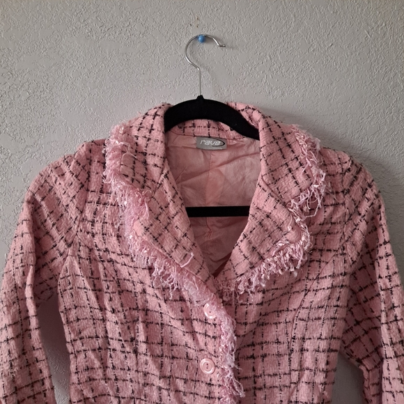 Vintage Pink Tweed Blazer - Picture 2 of 6
